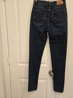 Levi's Women's Dark Blue Slim Jeans, Size 27.